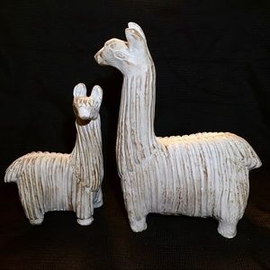 Fabbri Art Company Mother Baby Llamas Sculptures